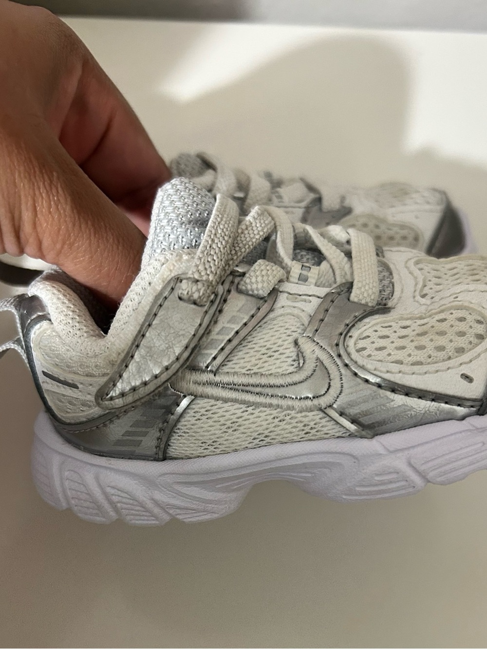Kids White and Silver Athletic Nike Sneakers 4C